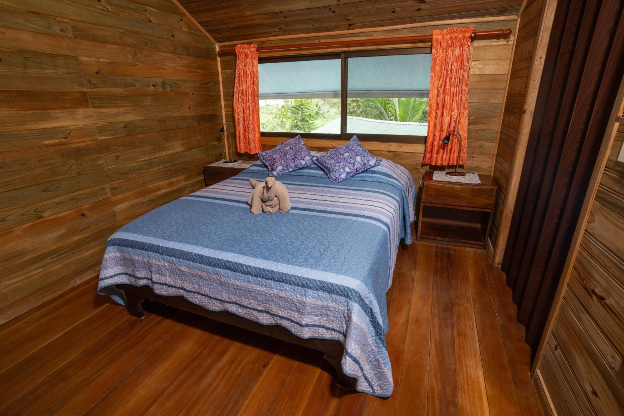 Hotel Pirate Cove Drakes Bay Esterno foto