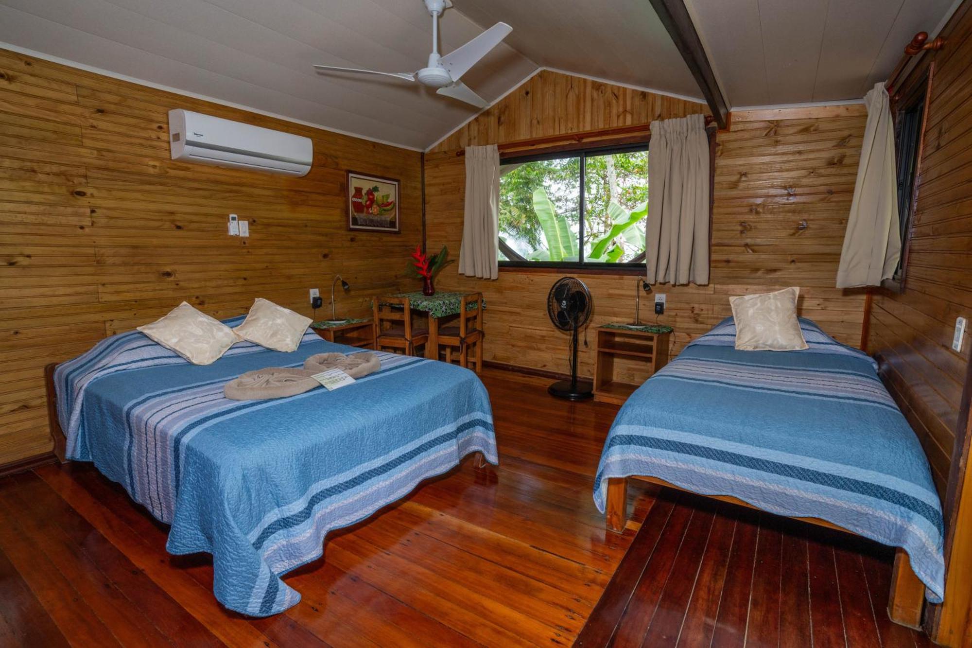 Hotel Pirate Cove Drakes Bay Esterno foto